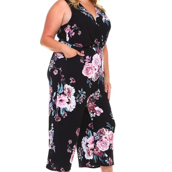 Plus Floral Print Cropped Jumpsuit - Picture 2 of 6